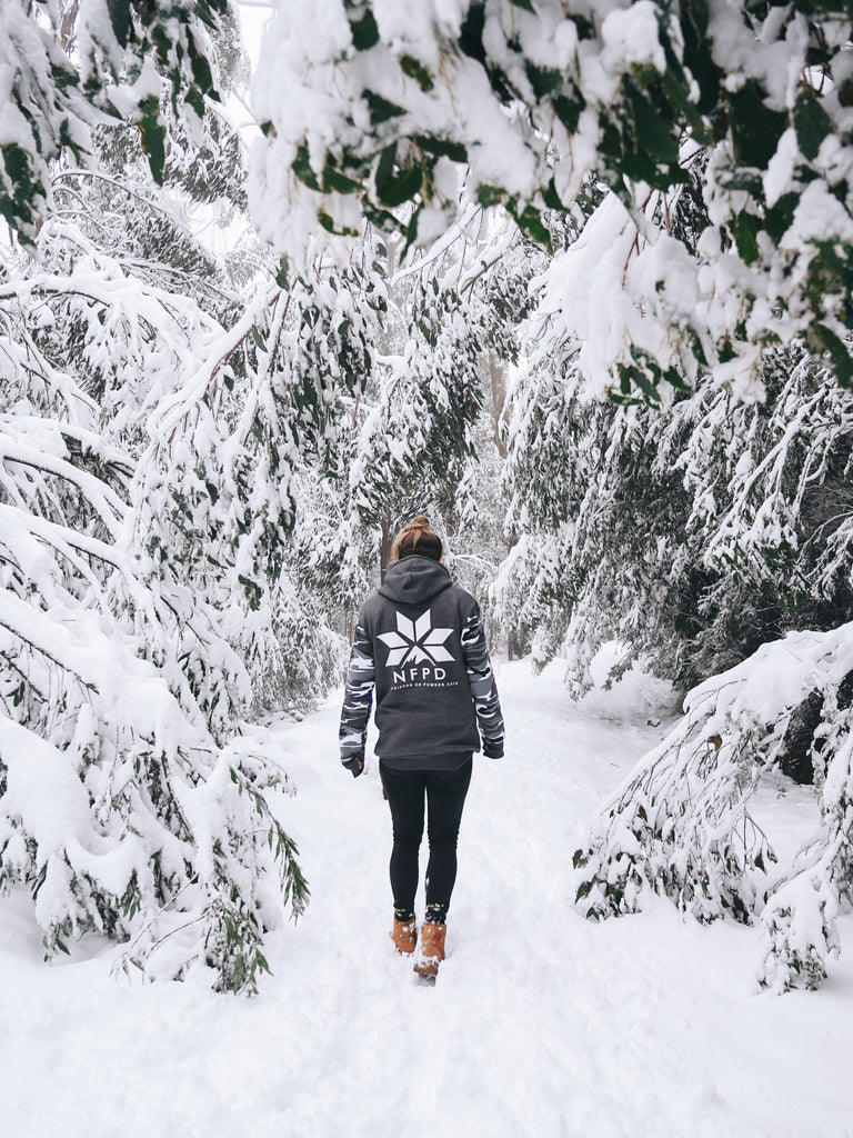 Sudadera con capucha para nieve, alta, para esquí y snowboard, gris, con mangas de camuflaje para nieve - Unisex