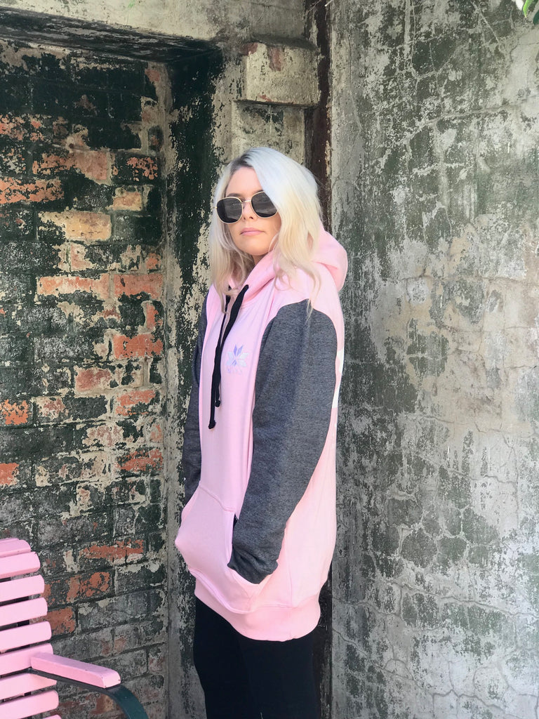 Sudadera con capucha alta rosa bebé y negra - Unisex