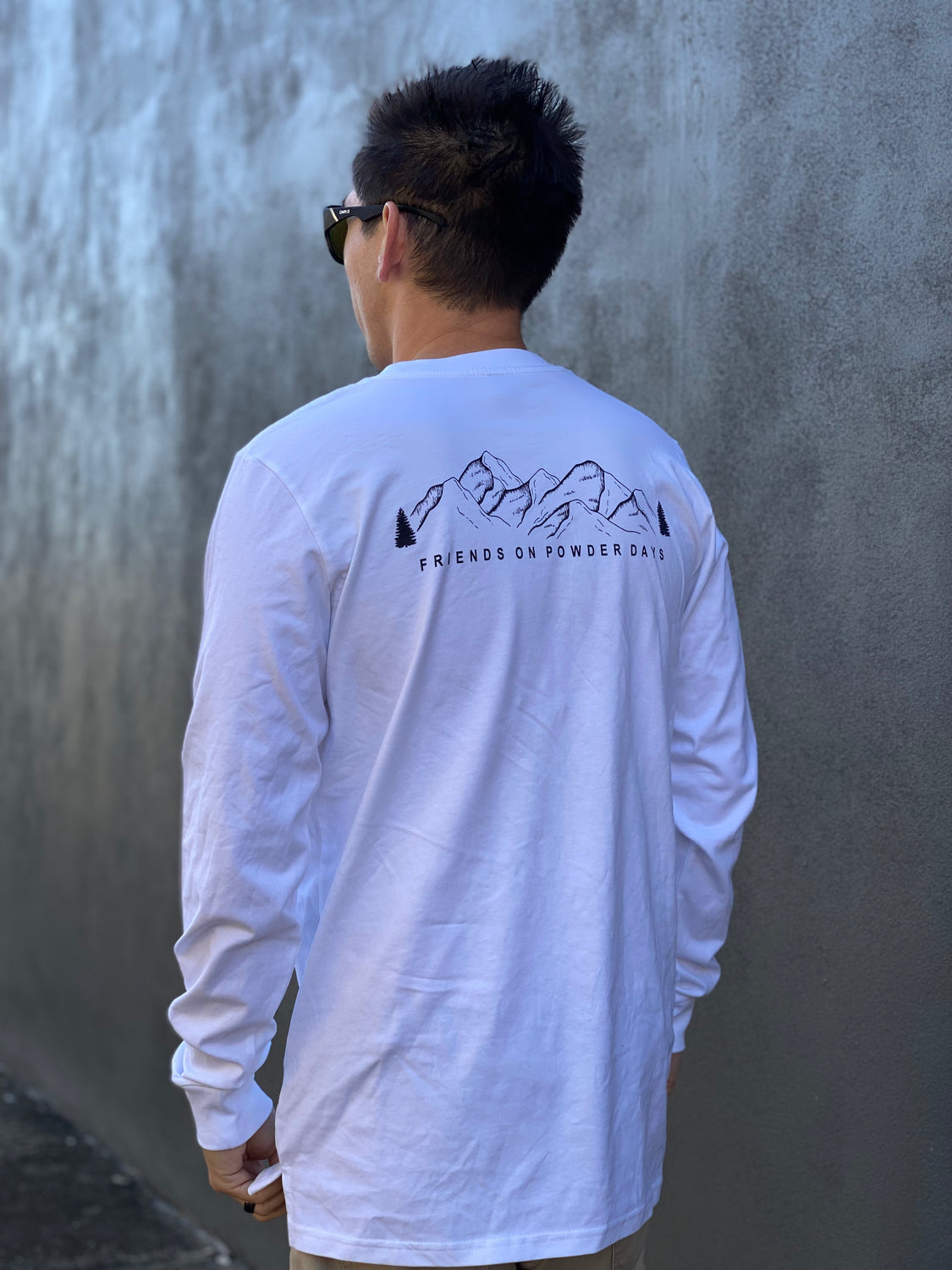 Friends On Powder Days Long Sleeve-T - Unisex
