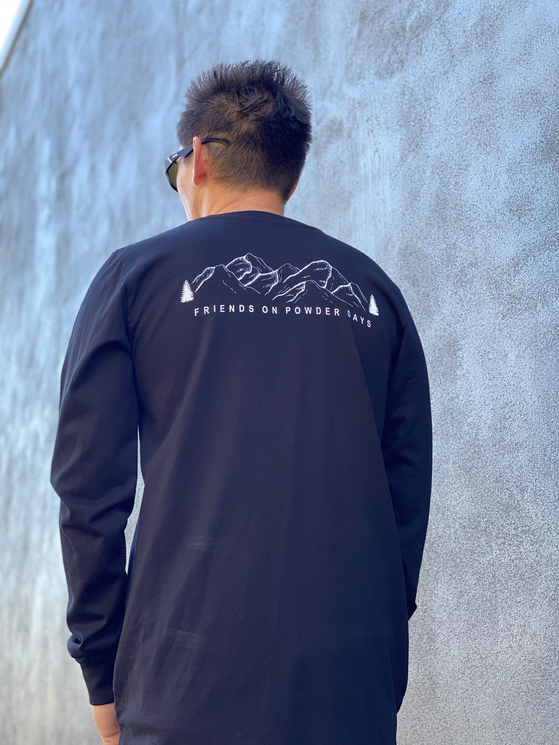 Friends On Powder Days Long Sleeve-T - Unisex
