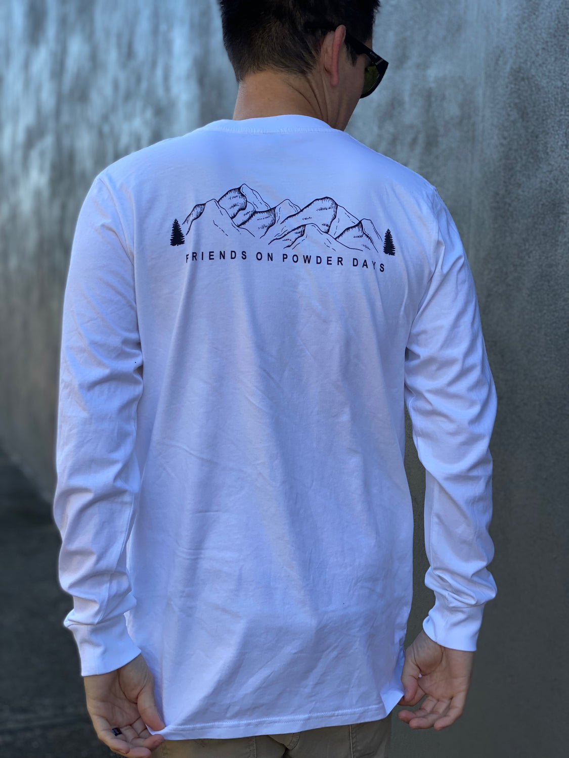 Friends On Powder Days Long Sleeve-T - Unisex