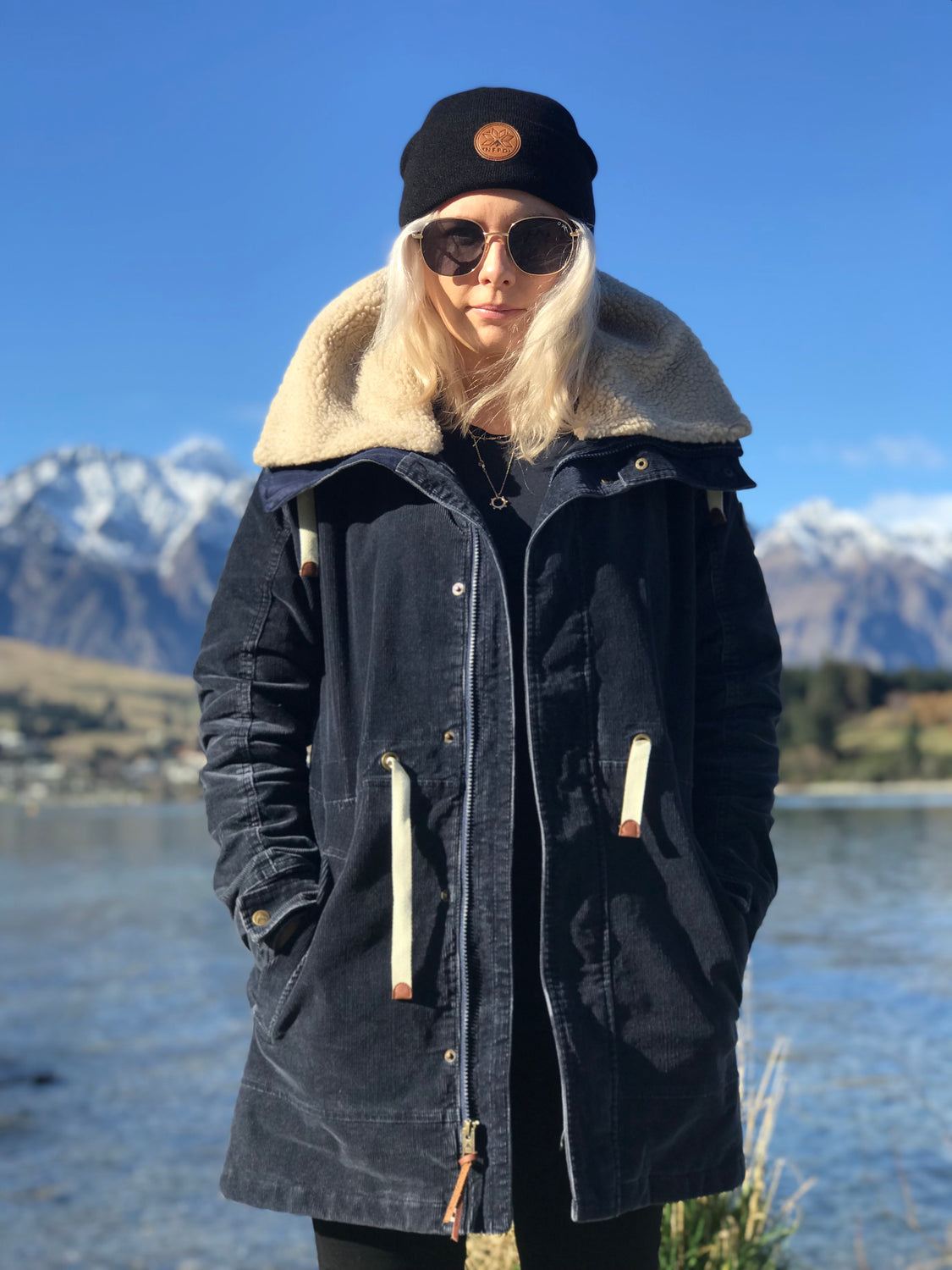 Gorro de nieve con puños