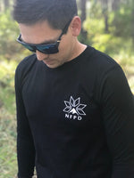 Camiseta de manga larga de algodón orgánico Black Pines - Unisex