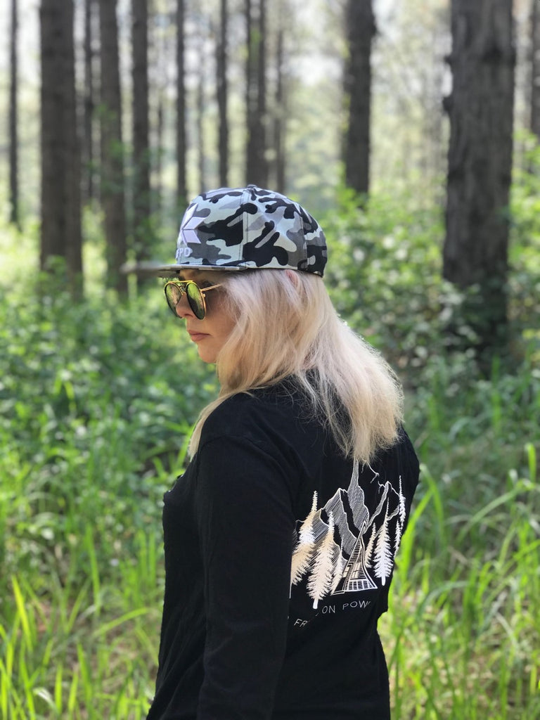 Camiseta de manga larga de algodón orgánico Black Pines - Unisex