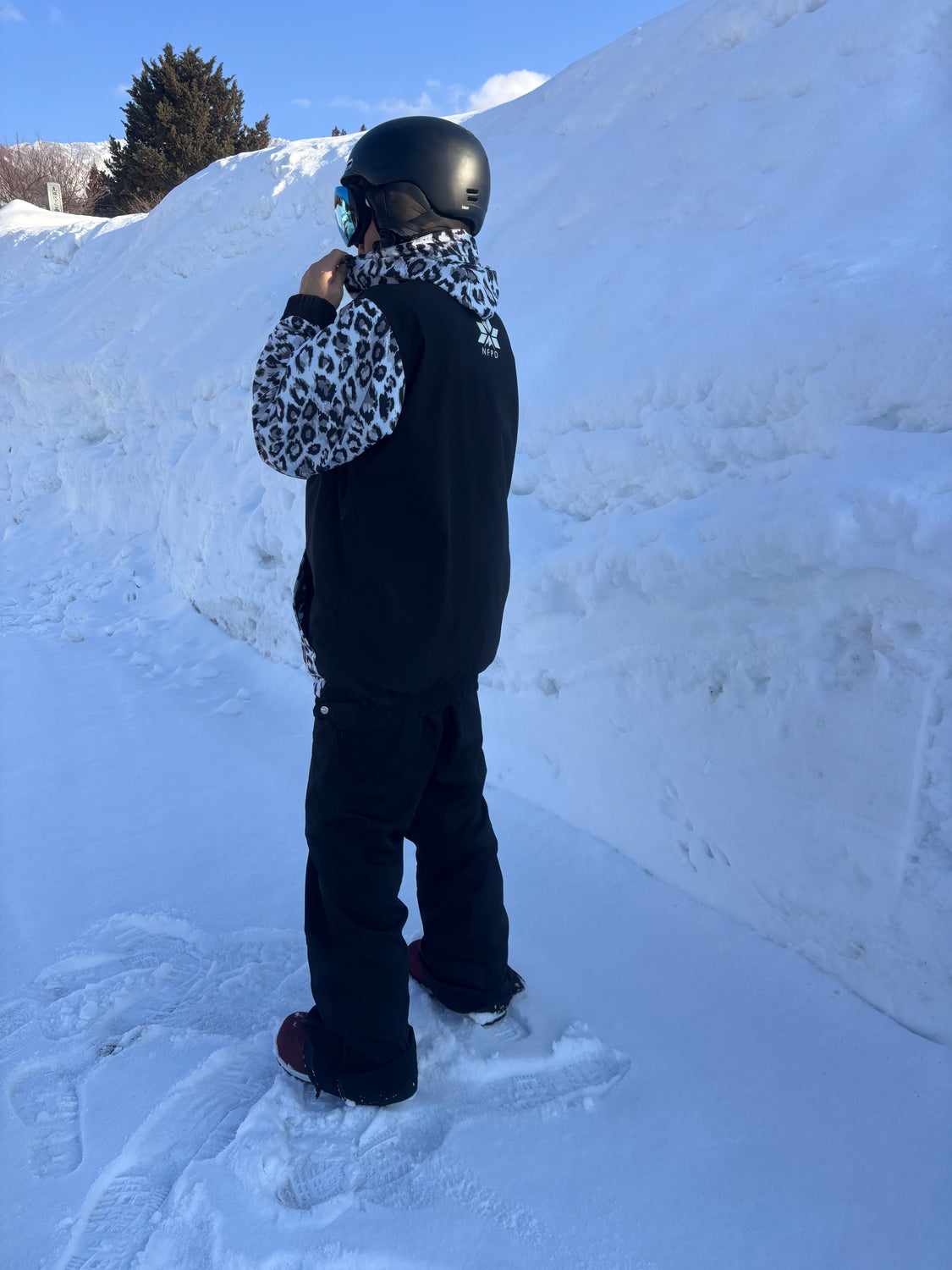 Ski Snowboard Jackets Waterproof Pullover Black Leopard NFPD Jacket - Unisex